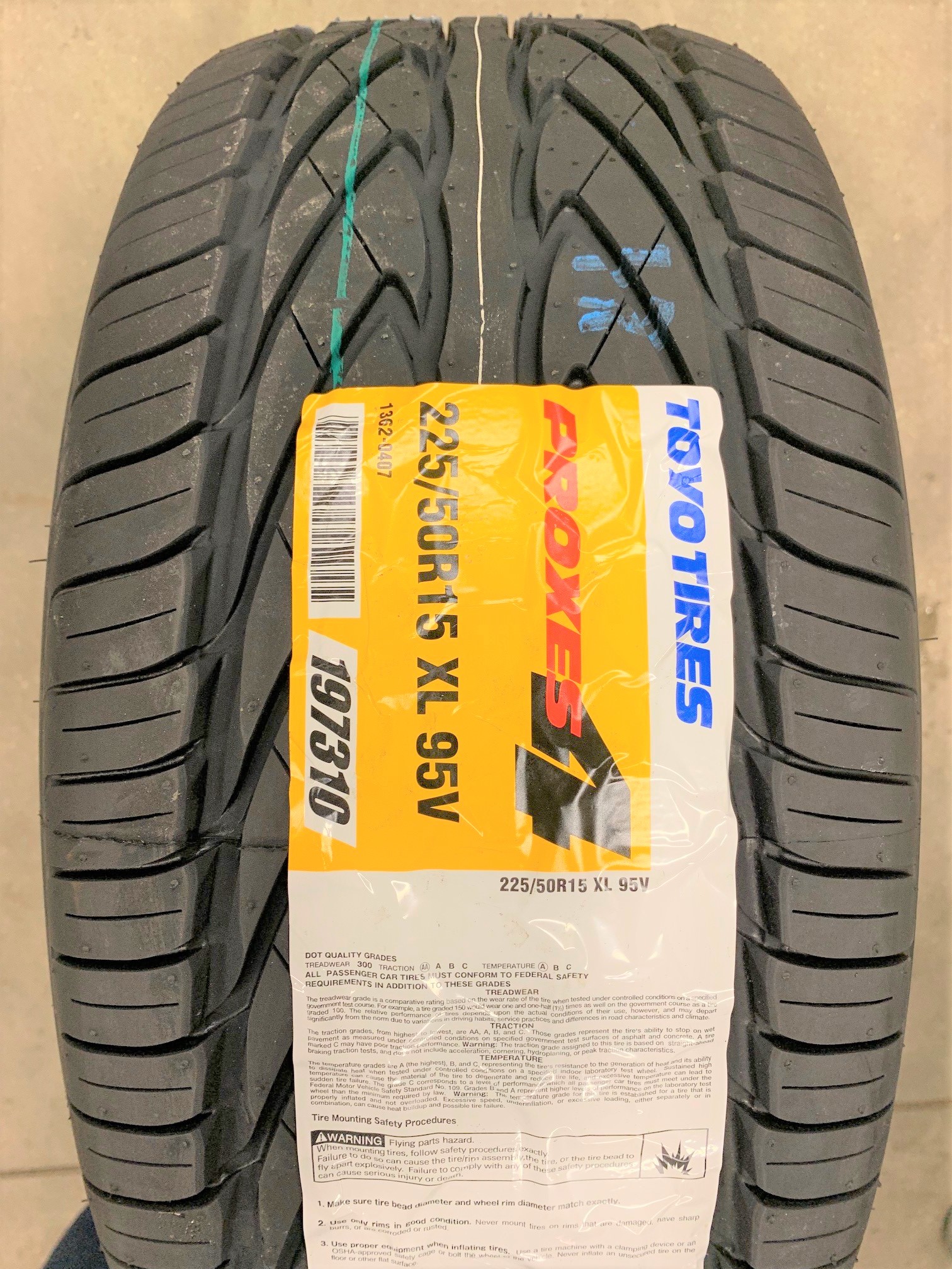 CAN-AM CAN AM CANAM BRP SPYDER TOYO EXTRA LOAD REAR 225/50-R15 95V Tire
